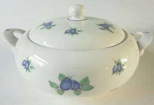 Royal Doulton Blueberry Serving Tureen  - Picture 1 of 3