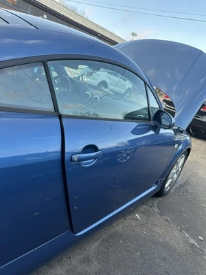 Used Front Right Door Assembly Front fits: 2001 Audi TT R. Cpe Front Right Grade Foto 1 de 4