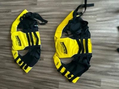  4 West Marine + 2 SeaChoice Life Jackets - New Condition  - Image 1 of 2