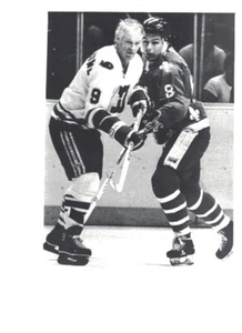 Gordie Howe Hartford Whalers 1980s 8x10 UPI Press Photo - Picture 1 of 2