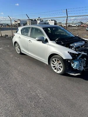 Used Front Right Suspension Strut fits: 2012 Lexus CT200H Front R. w/o sport pac - Image 1 of 4