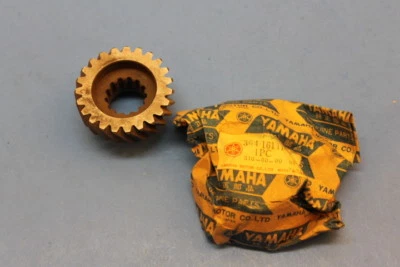 NOS YAMAHA MX250 MX360 DT250 DT360 PRIMARY DRIVE GEAR PART# 364-16111-01-00 - Image 1 of 4