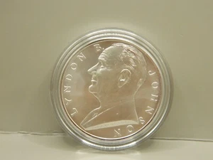 UNITED STATES MINT PRESIDENTIAL SIVER MEDAL SERIES LYNDON B. JOHNSON - Picture 1 of 2