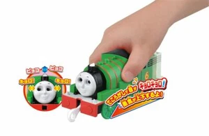 Tomy Plarail Pla Rail Hand Pull Percy Tekoro Kyoro (senza alimentazione) occhio può muoversi - Foto 1 di 1