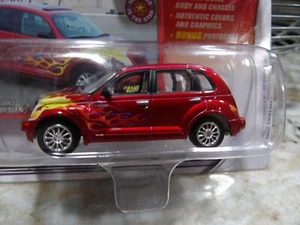 WHITE LIGHTNING 2002 CHRYSLER PT CRUISER JOHNNY LIGHTNING MOPAR OR NO CAR 1:64 - Picture 1 of 6