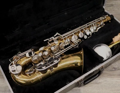 Saxofón alto Selmer Bundy II con estuche NECESITA FUNCIONAR Foto 1 de 4