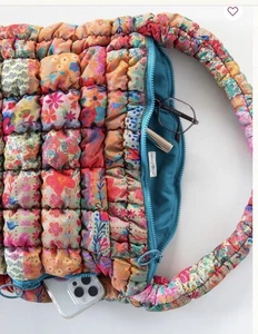 Bolso de hombro Natural Life Puffy Fit It All 17 x 14 x 6,5 pulgadas Diversión escolar en la playa - Imagen 1 de 11