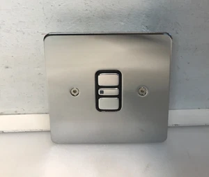 Atenuador electrónico placa plana G.E.T 1 marcha 2 vías 300 W/VA, cromo pulido (18) - Imagen 1 de 3