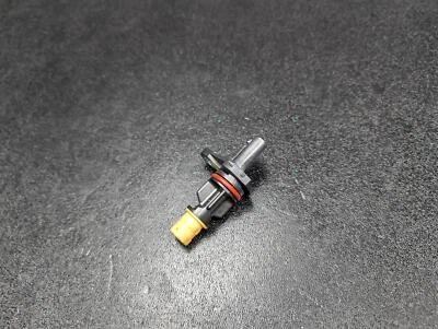 Sensor de posición del cigüeñal 2019 Chevrolet Camaro 12674702 2016 2017 2018 - 2023 Foto 1 de 4