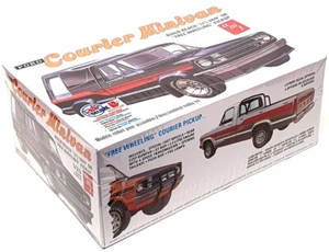 AMT 1/25 Scale Unbuilt Kit AMT1210M/12 - Ford Courier Minivan - Picture 1 of 5