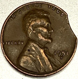 1951-S Lincoln Wheat Cent (3/10 Planchet Clip Error) Circulated -ST067 - Picture 1 of 2