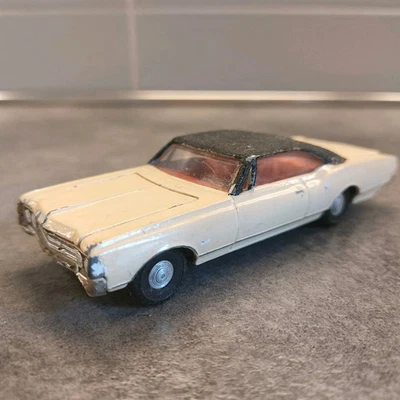 DINKY TOYS GB OLDSMOBILE DYNAMIC 88 Made in Hong Kong 1965 57/004 Scala 1:42 - Immagine 1 di 4