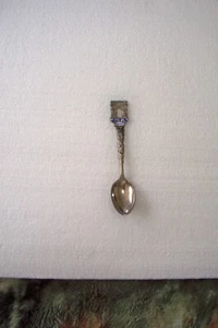 Vintage Arc De Triomphe Paris Souvenir Spoon - Picture 1 of 6