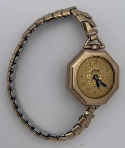 Vintage 1940s Gruen Art Deco Gold Tone Jewel 3 women's watch.  Needs servicing. - Picture 1 of 7