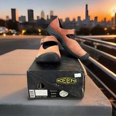 ✅Keen Sydney 5411 Zapatos Confort Mary Jane Cuero Rojo Para Mujer 7 *DESCOLORIDOS NUEVOS EN CAJA Foto 1 de 4