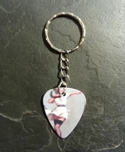 Pin Up Girl Vintage Retro Gitarren-Plektrum Schlüsselanhänger Ring Anhänger Stil Anhänger Charm Geschenk - Bild 1 von 1