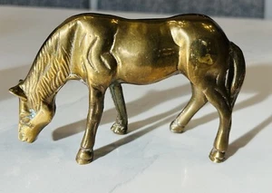 Vintage MCM Brass Horse Figurine Brass Animal Feeding Grazing Horse Critter 6” - Bild 1 von 11