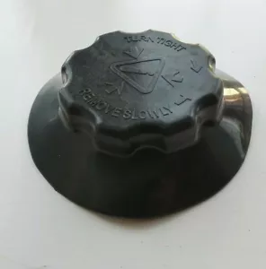 CASE/IH INTERNATIONAL 74 84 85 95 4200 SERIES TRACTOR RADIATOR CAP & COVER - Picture 1 of 2