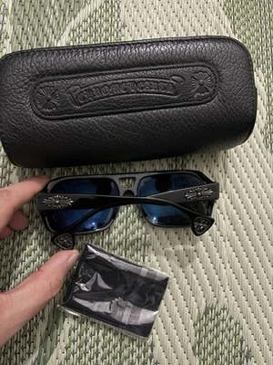 Auténticas gafas de sol CROMADAS CORAZONES "Boink" marco negro cruz plateada aviador para hombre Foto 1 de 4