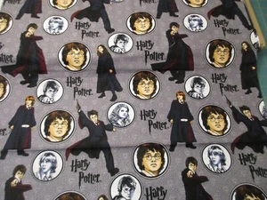 1 Fat Quarter New Cotton Fabric Harry Potter HP Approx 21" x 18" Black & Gray - Picture 1 of 5