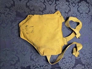 Vintage WWII U.S. Army Gas Mask Kit with Canvas Carry Bag - Picture 1 of 4
