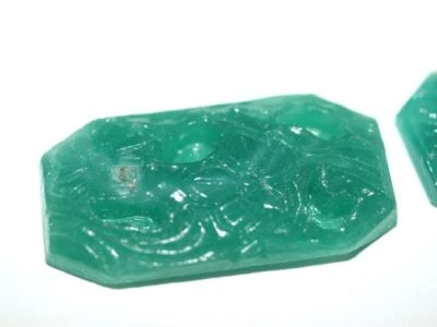 Шикарный антикварный чешский резной стеклянный кабошон в стиле ар-деко цвета зеленого нефрита - Изображение 1 из 4