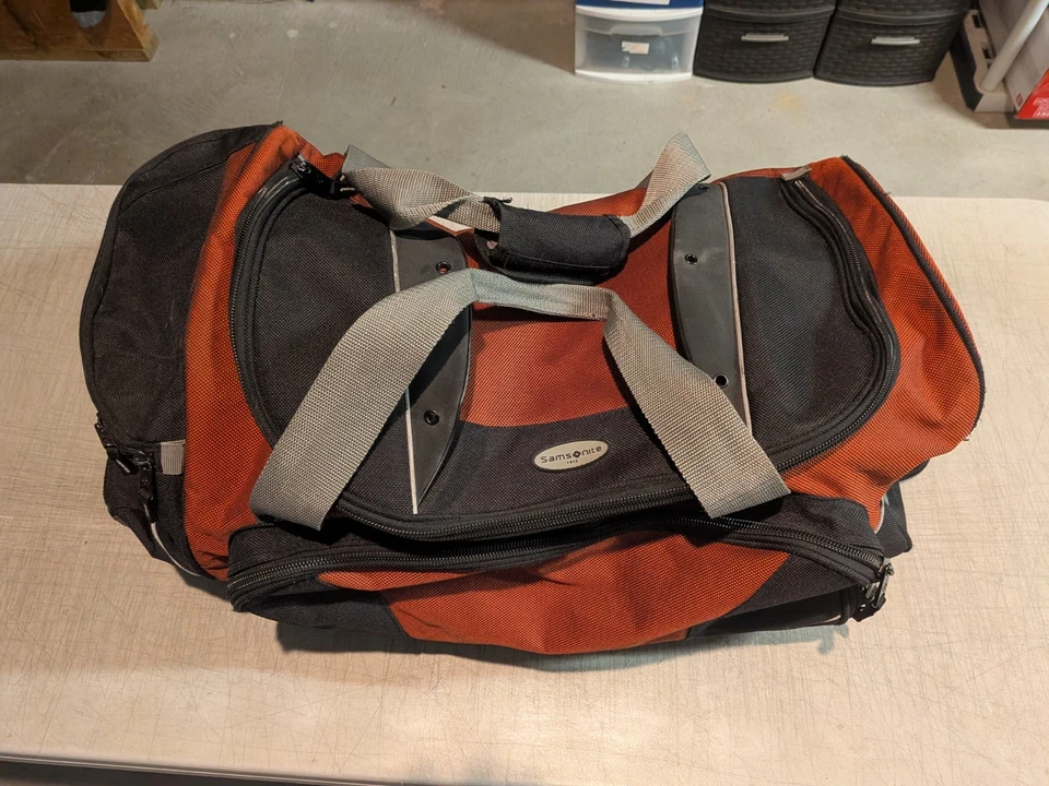 Samsonite 2 Wheeled Rolling Duffel Bag ~27" Red/Black Luggage Travel  - Image 1 of 4