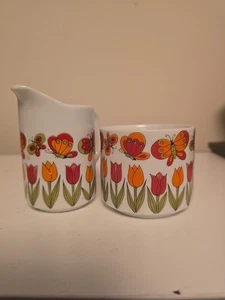 Vintage Retro 60er Jahre Milchkännchen und Zuckerdose mit Schmetterling & Blumen - Bild 1 von 6
