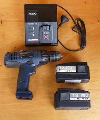 Taladro inalámbrico AEG Best 12 12V en buen estado de funcionamiento hecho en Alemania Foto 1 de 3