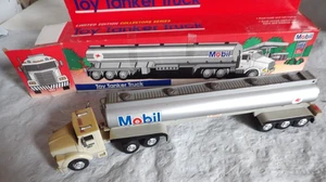 De colección. Camión cisterna móvil de juguete 1993 edición limitada serie coleccionistas luces y sonidos nuevo en caja - Imagen 1 de 7