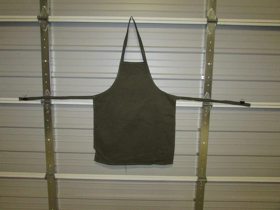 NEW HEAVY DUTY COTTON WORK APRON, 33" x 25", ARMY GREEN (I) - Image 1 of 1