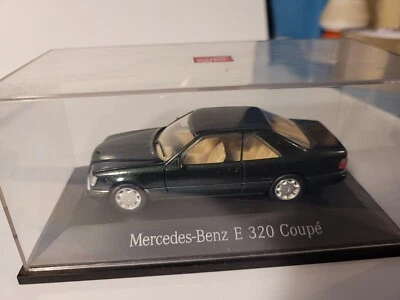 Mercedes Benz  E 320 Coupé Vert Foncé Herpa 1/43 Sans Le Carton . - Photo 1/4