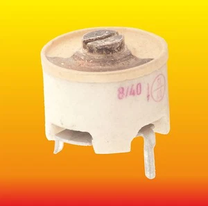 (8-40) pF LOT OF 10 S-TRIKO RADIAL VARIABLE CERAMIC TRIMMER CAPACITORS - Picture 1 of 2