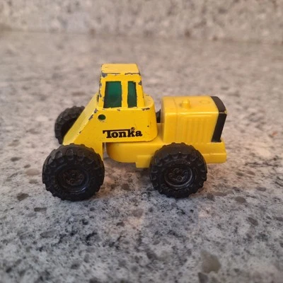 Vintage 1992 Tonka Tractor Collectible City Construction Truck Yellow Steel 3" - Image 1 of 4