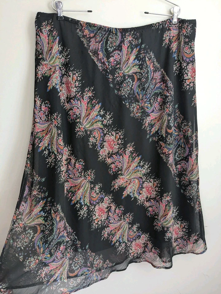 Платье Barn Plus размер черный цветочный струящийся натяжной трапециевидный эластичный пояс 22 Вт с подкладкой  - Изображение 1 из 4