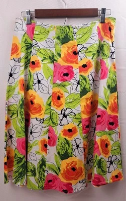 Falda Floral Pequeña "Kim Rogers" Pull On Volantes Talla PM ¡Excelente! Foto 1 de 4