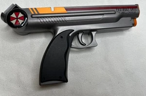 Nintendo Wii Resident Evil The Umbrella Chronicles Gun -Missing rear attachment - Picture 1 of 4