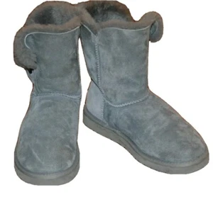 UGG Australia Damen Grau Grey Bailey Button 5803 Stiefel US 7 EU 38 - SCHÖN!!! - Bild 1 von 5