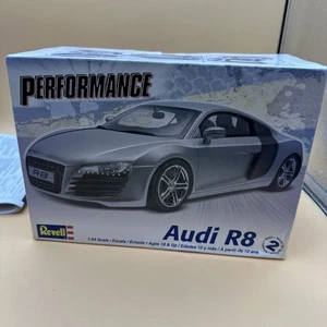 Revell Performance Modell Audi R8 85-4211 - 1:24 - 2008 - Bild 1 von 14