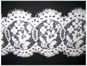 DOUBLE SCALLOP FLORAL WHITE LACE TRIM 4inch WIDE 5yds - Picture 1 of 1