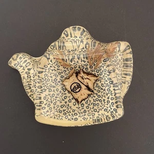 Vintage LUCITE Teebeutelhalter ~ Löffelablage ~ Teekesselform ~ blaue Blumen - Bild 1 von 4