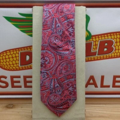 SADDLEBRED "Tie" Foto 1 de 3