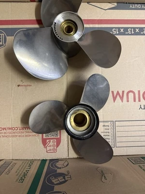 Hélice de tracción delantera Volvo K3. Delantero y trasero. Inoxidable. Foto 1 de 4