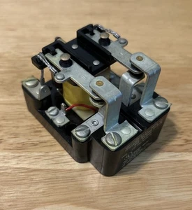 Dayton Power Relay 5X848 1 HP 1PH 25A 230V Coil - Picture 1 of 4