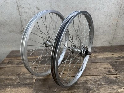 Conjunto de rodas 20” BMX cubos ACS 1993 36 raios ensino médio eixos 3/8” - Imagem 1 de 4