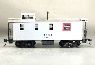 Roundhouse - C B& Q - Caboose # 13501 w/Kadees - Image 1 of 4