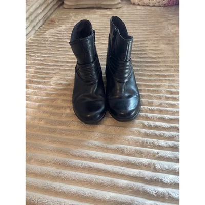 Botas al tobillo Clarks de cuero negras con cremallera lateral para mujer talla 6,5 tacón ancho cómodo Foto 1 de 4