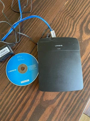 Linksys E1200 300 Mbps 4-Port 10/100 Wireless N Router - Image 1 of 3