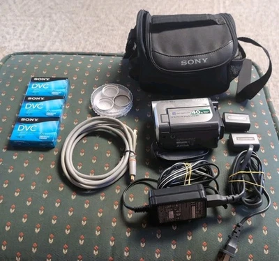 Sony DCR-HC38 MiniDV Camcorder 40x Zoom Works With Accessories, Tapes, Bag  - Image 1 of 4