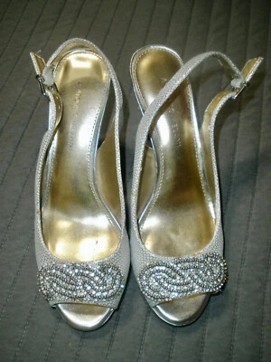 Antonio Melani Vero Cuoio 4 дюйма каблук серебристый металлик 7,5 искусственная змеиная кожа - Изображение 1 из 4